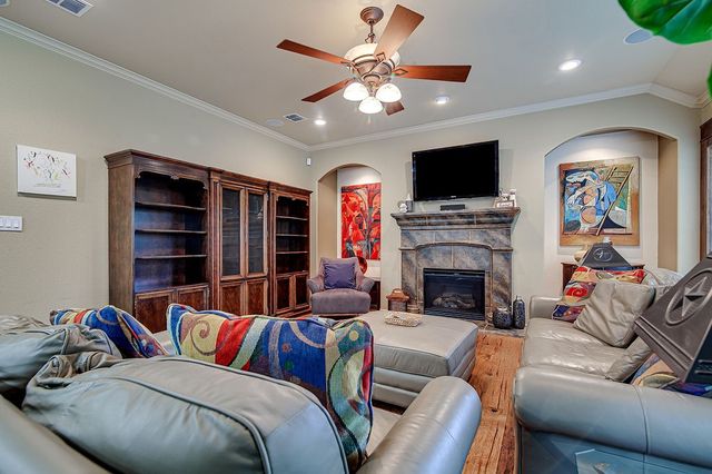 1100 Starleaf Drive, Mansfield, TX 76063