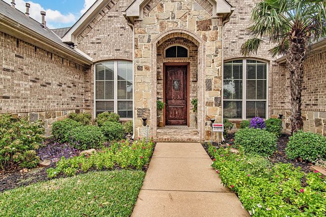 1100 Starleaf Drive, Mansfield, TX 76063