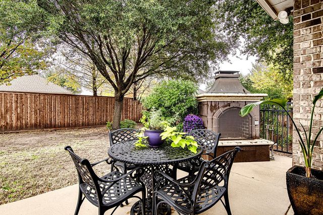 1100 Starleaf Drive, Mansfield, TX 76063