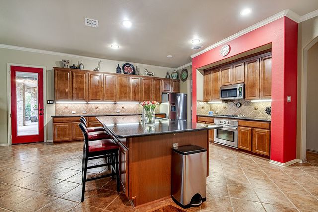 1100 Starleaf Drive, Mansfield, TX 76063