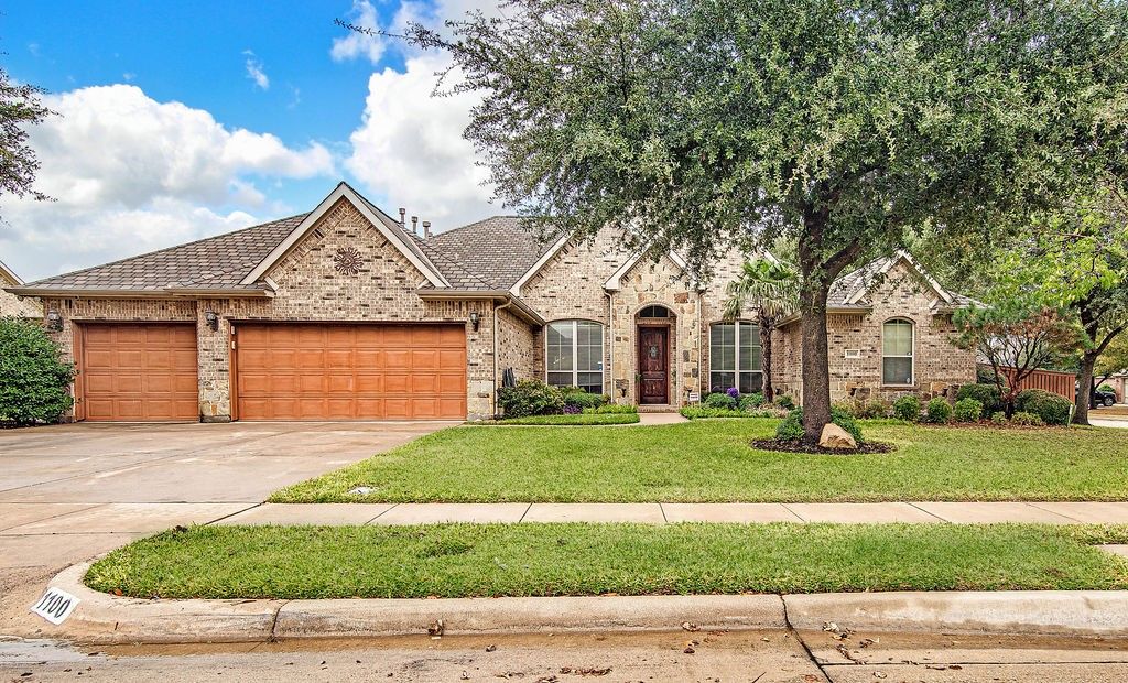 1100 Starleaf Drive, Mansfield, TX 76063
