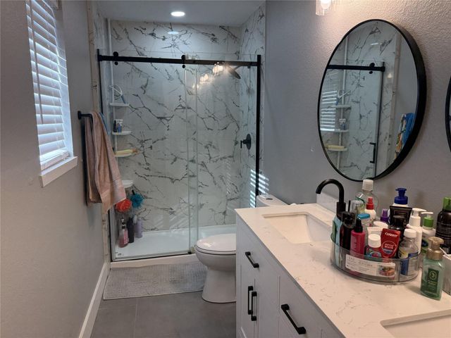 415 W Lake Drive, Livingston, TX 77351