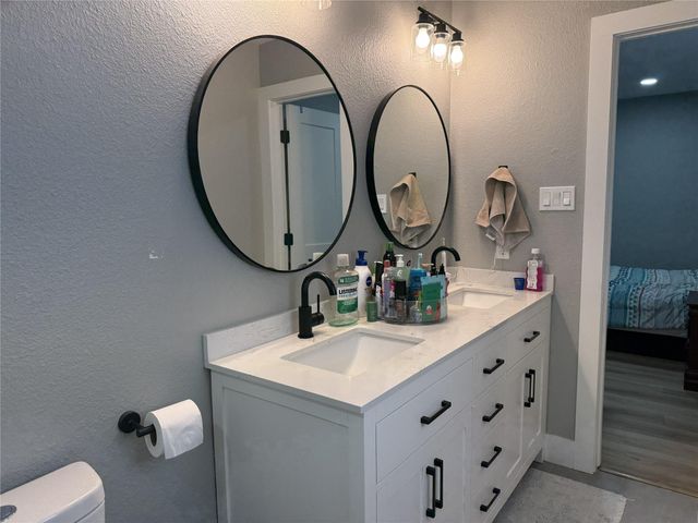 415 W Lake Drive, Livingston, TX 77351