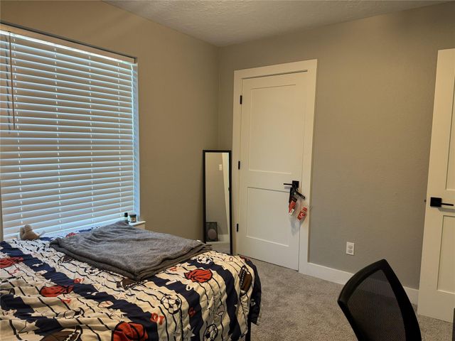 415 W Lake Drive, Livingston, TX 77351