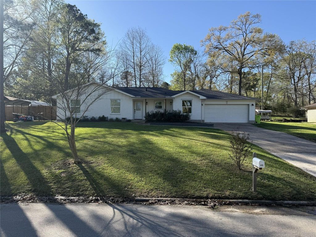 415 W Lake Drive, Livingston, TX 77351