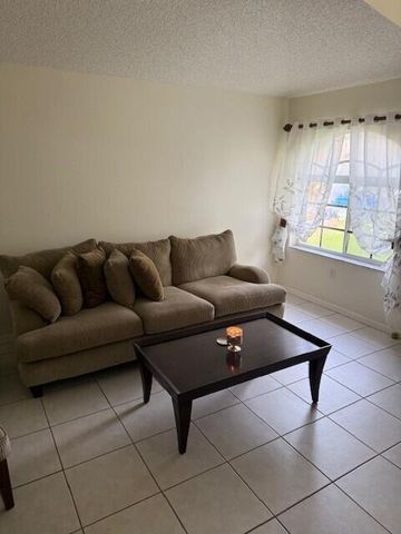 20525 SW 2nd Street, Pembroke Pines, FL 33029
