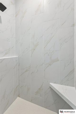 8815 Legacy Street, Papillion, NE 68046