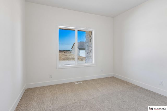 8815 Legacy Street, Papillion, NE 68046