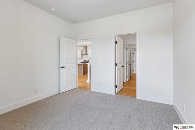 8815 Legacy Street, Papillion, NE 68046