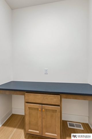 8815 Legacy Street, Papillion, NE 68046