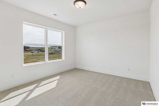 8815 Legacy Street, Papillion, NE 68046