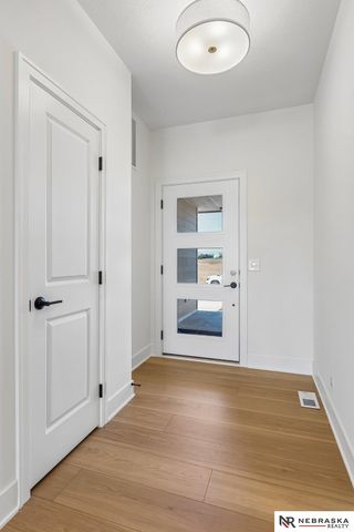 8815 Legacy Street, Papillion, NE 68046