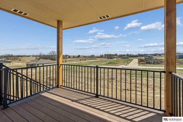 8815 Legacy Street, Papillion, NE 68046