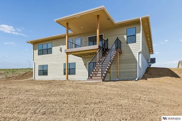 8815 Legacy Street, Papillion, NE 68046