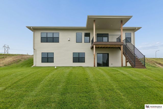 8815 Legacy Street, Papillion, NE 68046