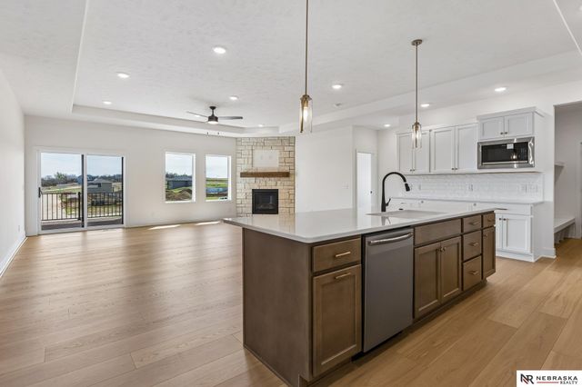 8815 Legacy Street, Papillion, NE 68046