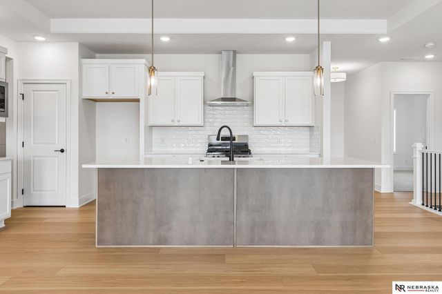 8815 Legacy Street, Papillion, NE 68046