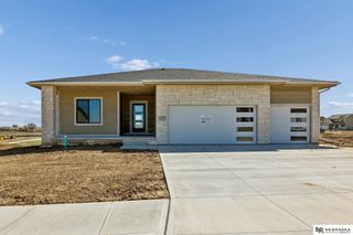 8815 Legacy Street, Papillion, NE 68046