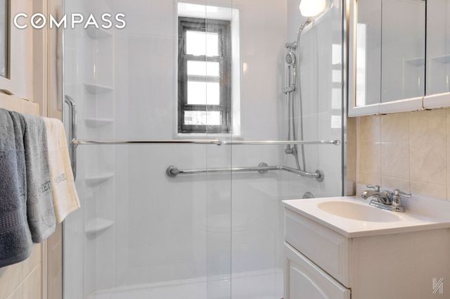 3410 94th St Apt 3D, New York City, NY 11372