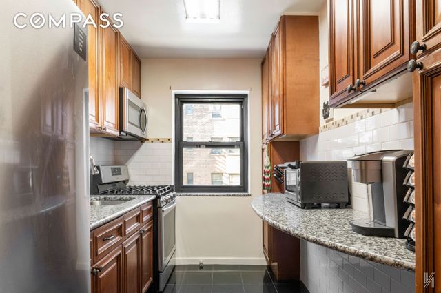 3410 94th St Apt 3D, New York City, NY 11372