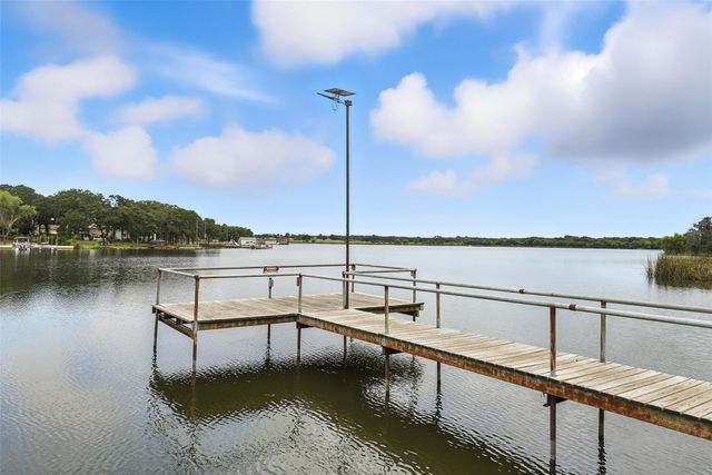 88 Live Oak Street, Alvarado, TX 76009