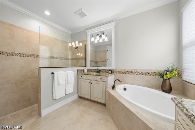12692 Kinross LN, Naples, FL 34120