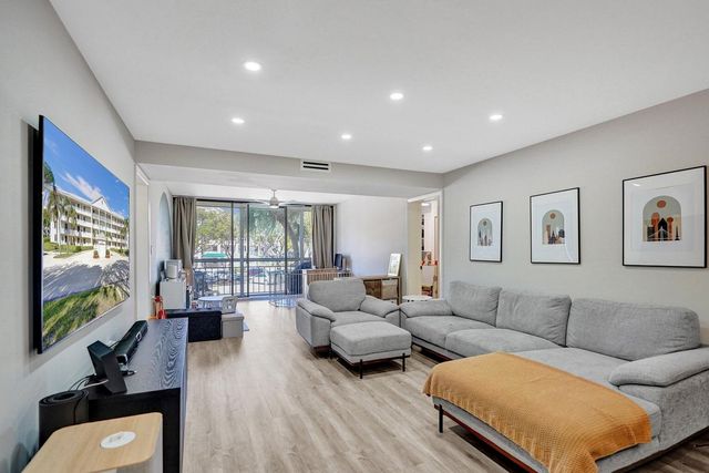 6193 Balboa Circle 201, Boca Raton, FL 33433