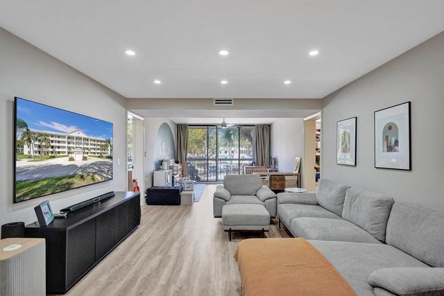 6193 Balboa Circle 201, Boca Raton, FL 33433