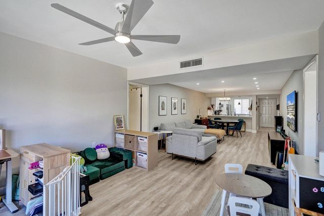 6193 Balboa Circle 201, Boca Raton, FL 33433