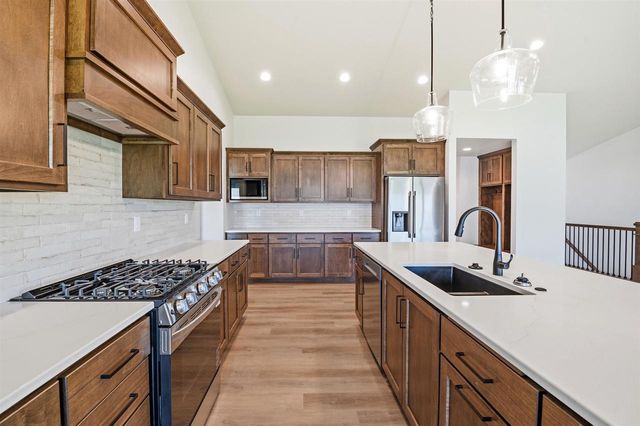 2749 STELOR DRIVE, Green Bay, WI 54311