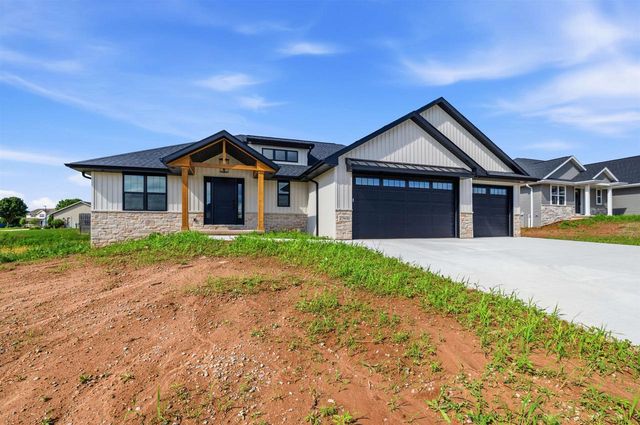2749 STELOR DRIVE, Green Bay, WI 54311