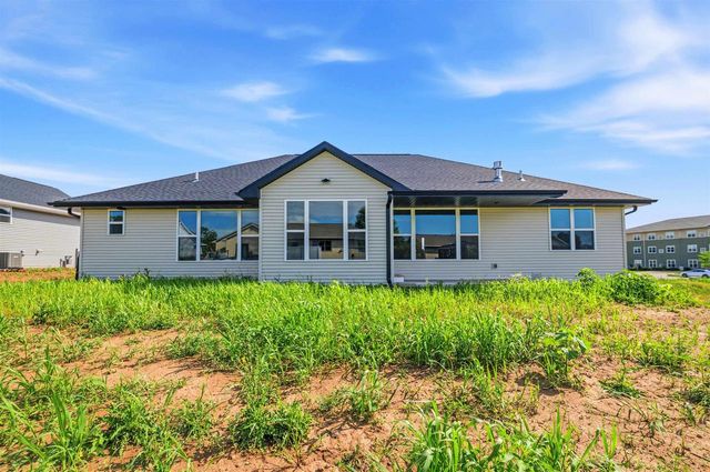 2749 STELOR DRIVE, Green Bay, WI 54311