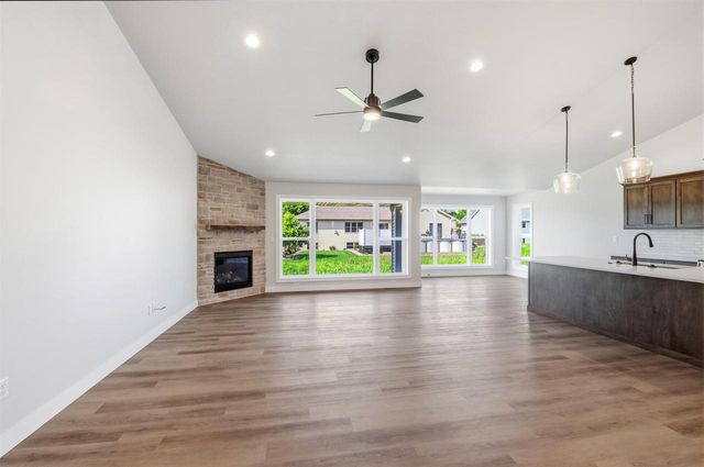 2749 STELOR DRIVE, Green Bay, WI 54311