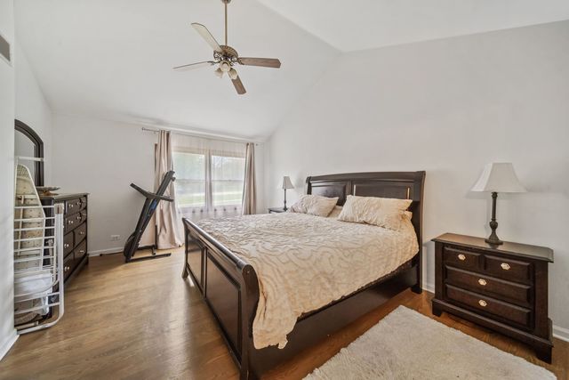 8003 Barrymore Drive, Darien, IL 60561