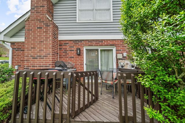 8003 Barrymore Drive, Darien, IL 60561