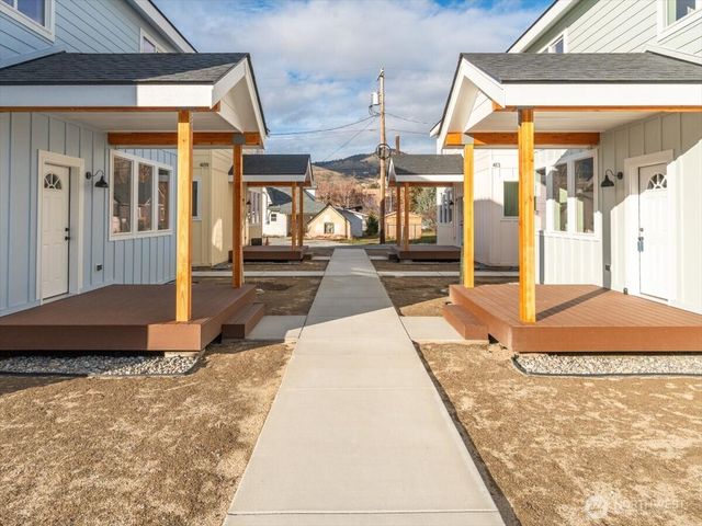 415 E Okanogan Avenue, Chelan, WA 98816