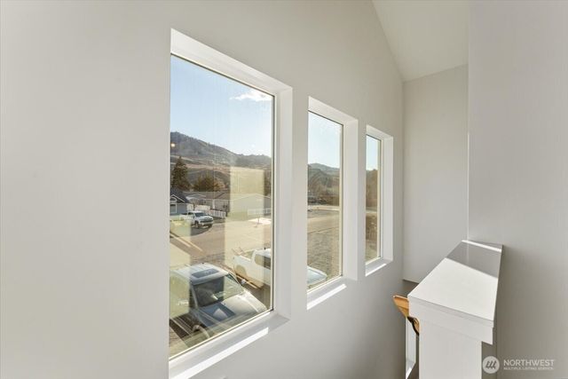 415 E Okanogan Avenue, Chelan, WA 98816