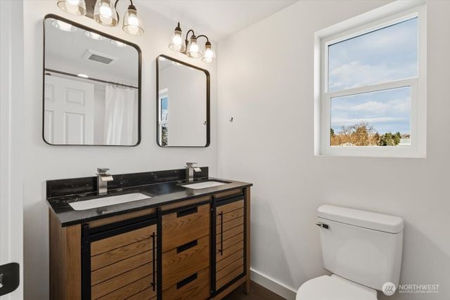 415 E Okanogan Avenue, Chelan, WA 98816