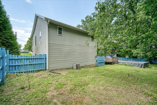 3485 Officers Chapel Rd, Cookeville, TN 38506