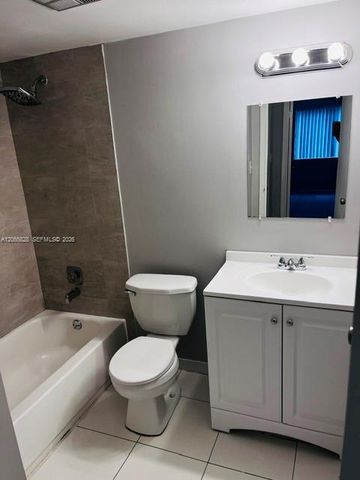 5831 Washington Street 41, Hollywood, FL 33023