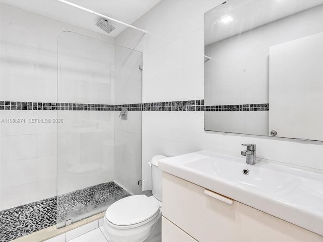 770 NE 199th St 204F, Miami, FL 33179