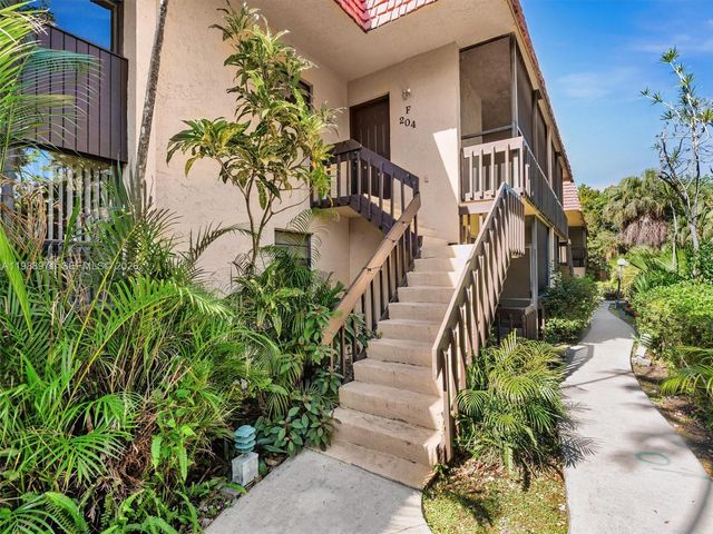 770 NE 199th St 204F, Miami, FL 33179