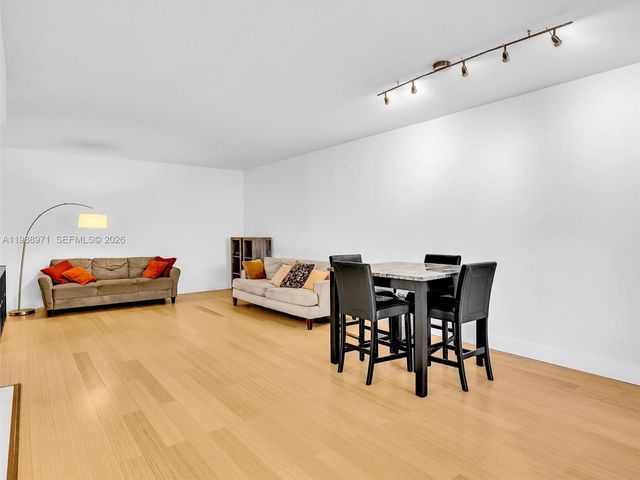 770 NE 199th St 204F, Miami, FL 33179