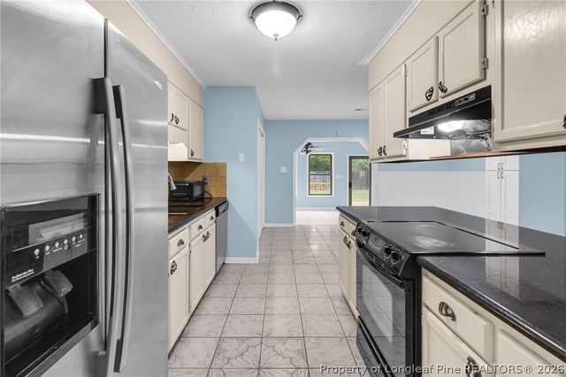 6933 Timbercroft Lane, Fayetteville, NC 28314