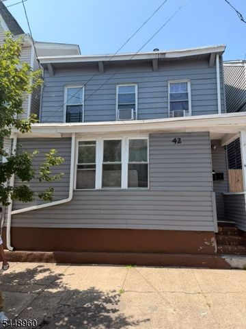 42 N York St, Paterson City, NJ 07524