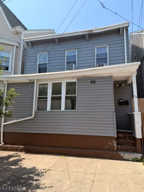 42 N York St, Paterson City, NJ 07524
