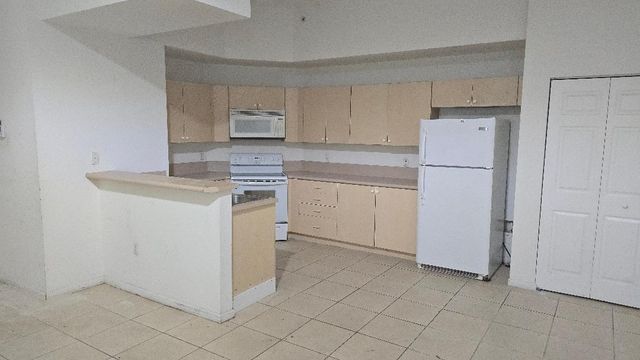 2801 RIVERSIDE Drive 105-S, Coral Springs, FL 33065