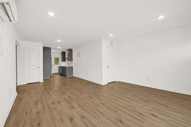 7529 Westover Street A, Houston, TX 77087