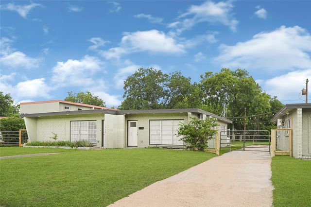 7529 Westover Street A, Houston, TX 77087