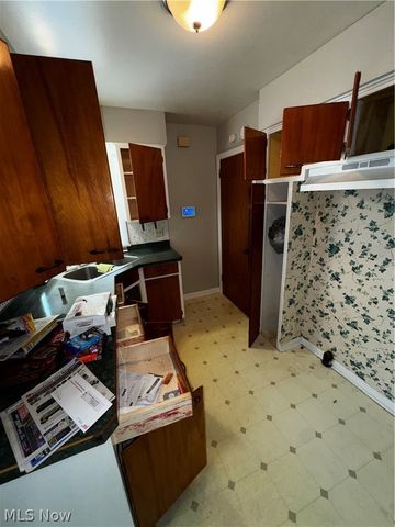870 Frederick Boulevard, Akron, OH 44320